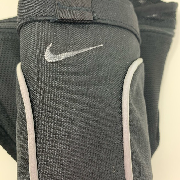 Nike Black Waist Bag with Bottle Holder - Picture 11 of 11